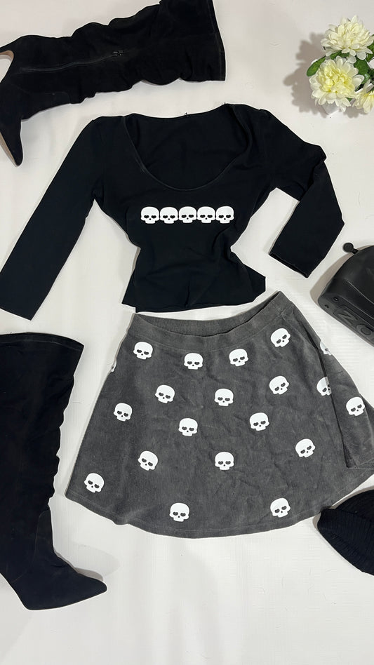 Blusa de calaveras de manga media